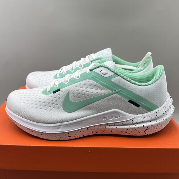 Nike Air Winflo 10 Running Shoes Women Size 9.5 White Green Comfort Low Sneakers - Picture 3 of 8